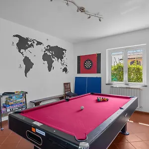 Primestay Villa